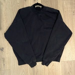 Essentials men’s medium crewneck sweatshirt